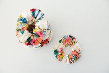 Load image into Gallery viewer, Fleur Scrunchie

