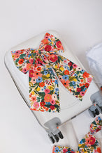 Load image into Gallery viewer, Βαπτιστικό πακέτο με βαλίτσα
